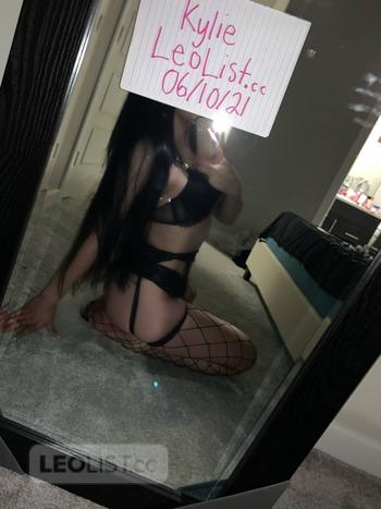 Mami Selena, 21 Latino/Hispanic female escort, Edmonton