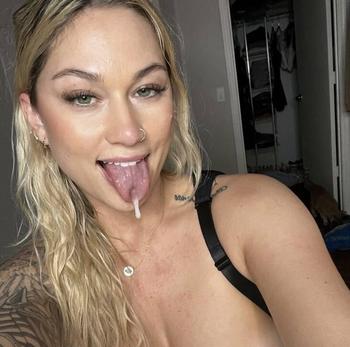 Jennifer, 25 Caucasian/White female escort, Edmonton