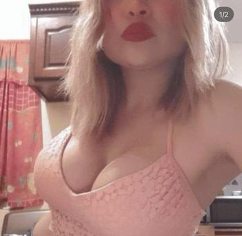 WetWet, 28 Caucasian/White female escort, Edmonton