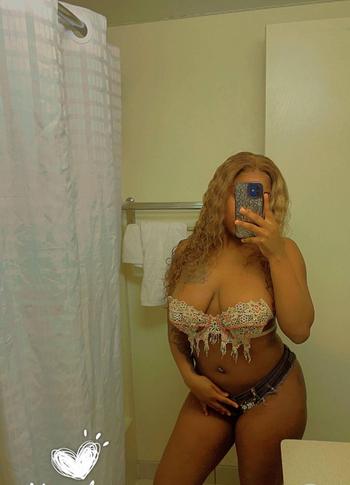 Daisy’s, 21 Black female escort, Edmonton