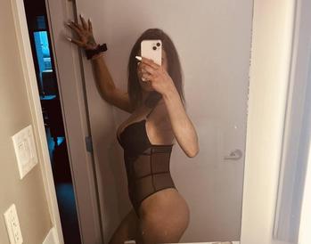 Nina Blanxo, 22 Mixed female escort, Edmonton